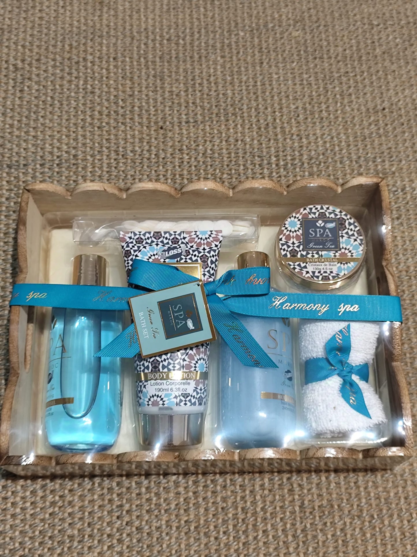 Gift set with reusable wooden tray! 6 pieces