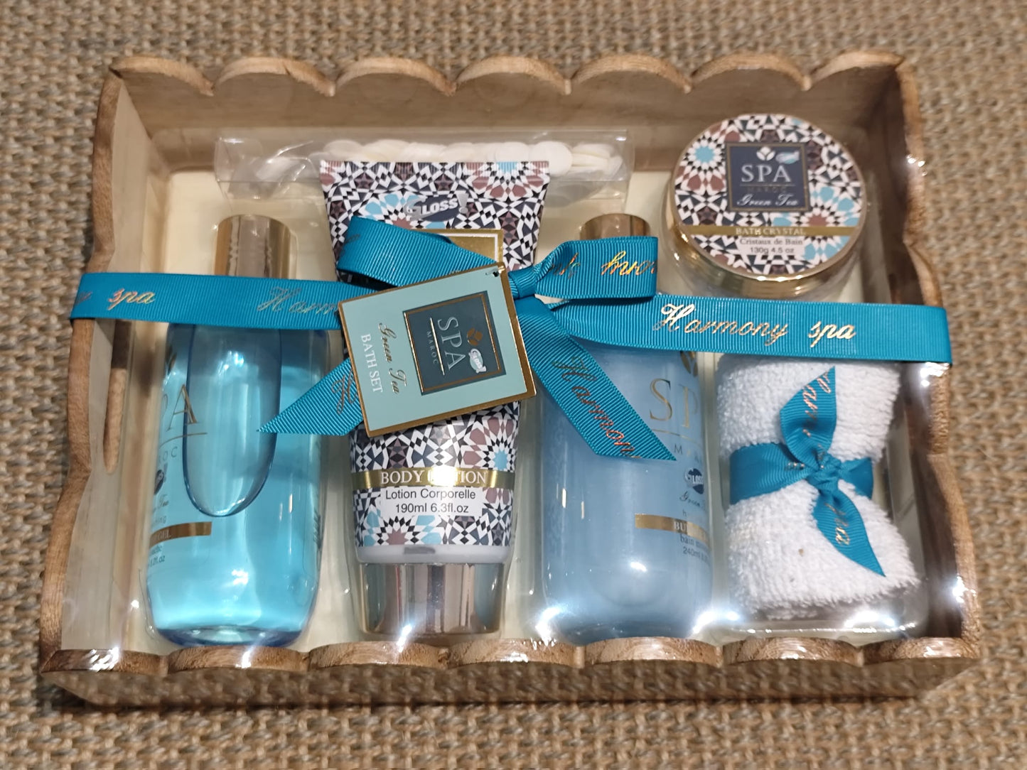 Gift set with reusable wooden tray! 6 pieces