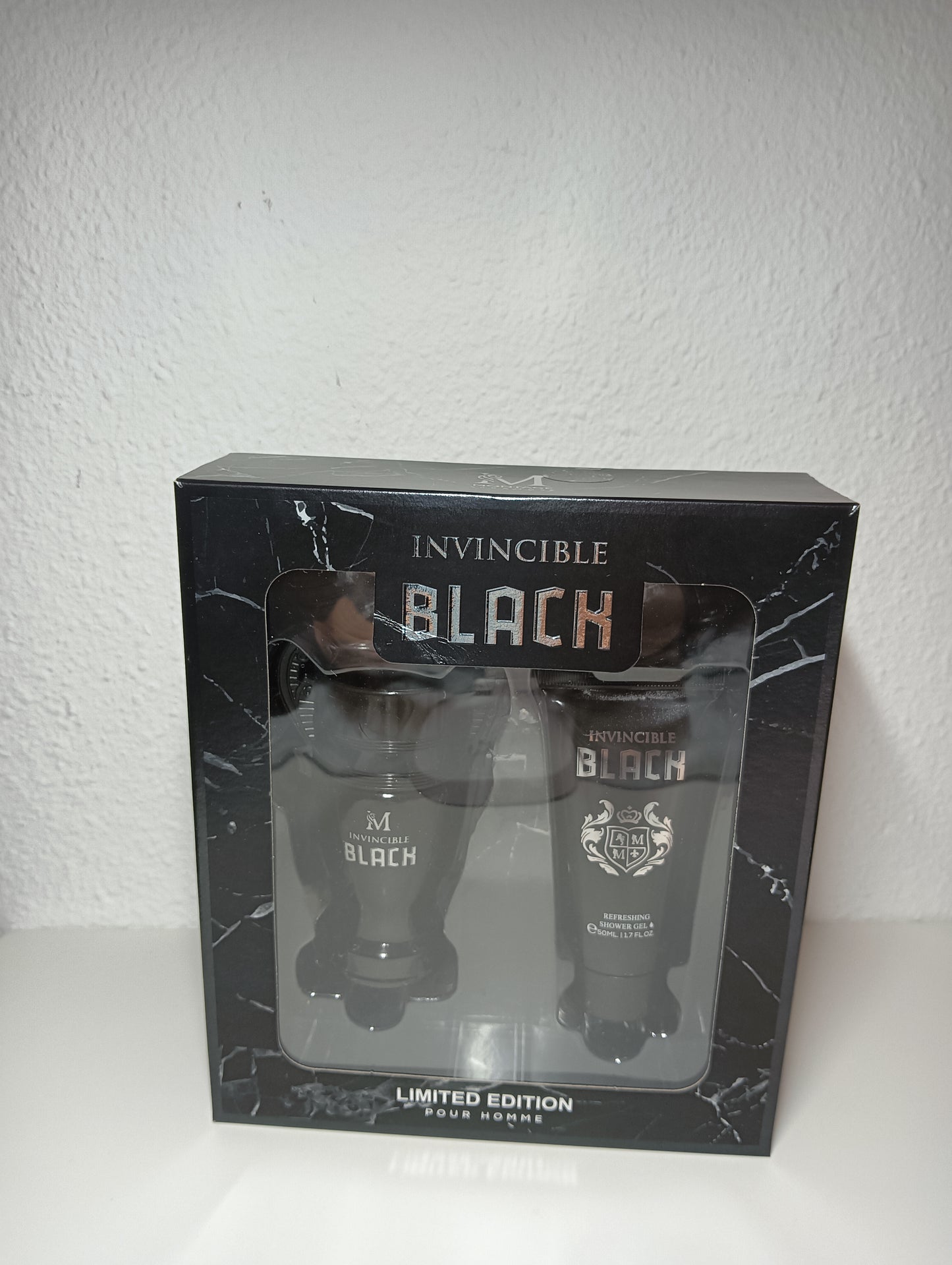 Set Perfume ET Invincible Black – “La Copa Negra” (150 ml + Gel de Ducha)